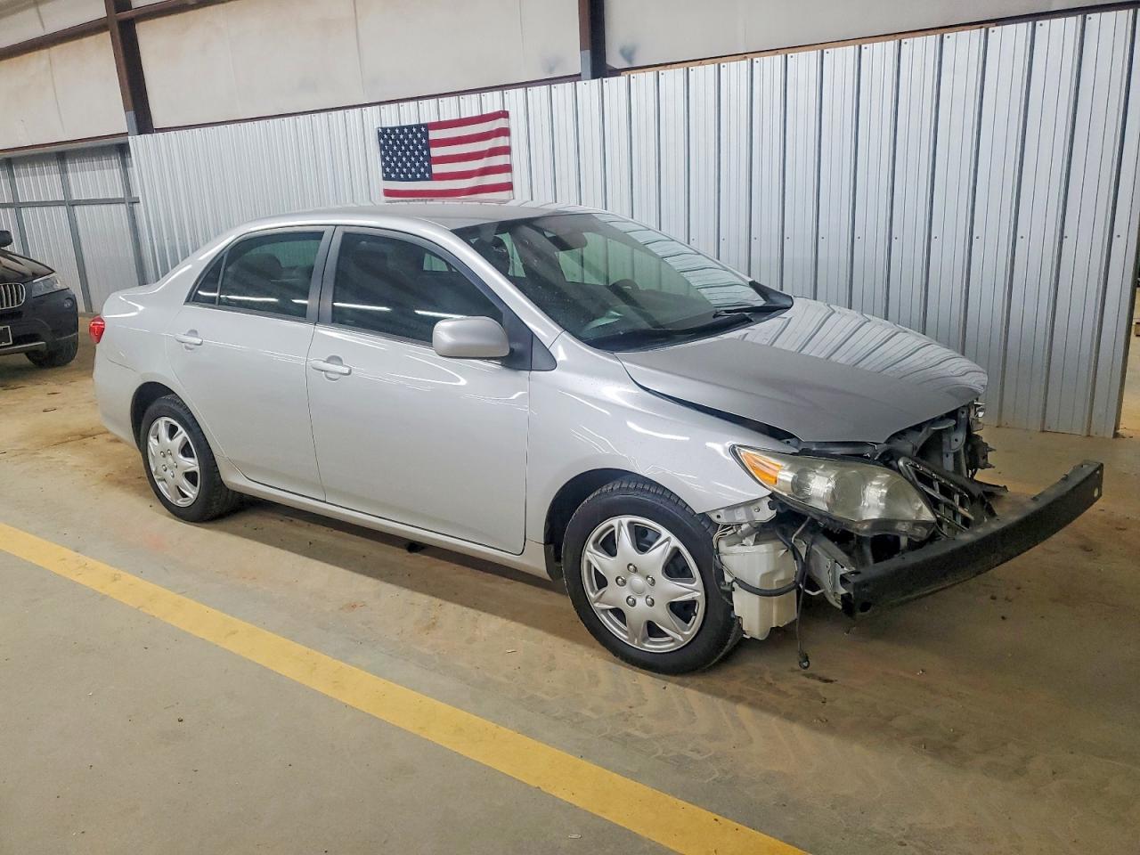 2013 TOYOTA COROLLA photo 4