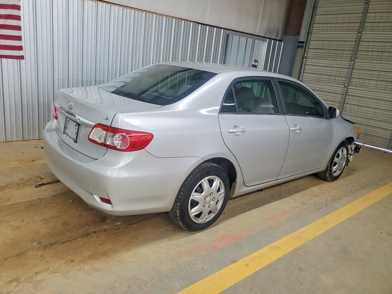 2013 TOYOTA COROLLA photo 3
