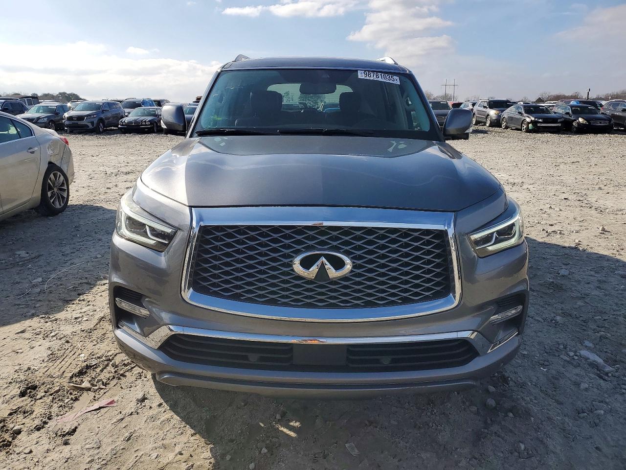 2018 INFINITI QX80 BASE photo 5