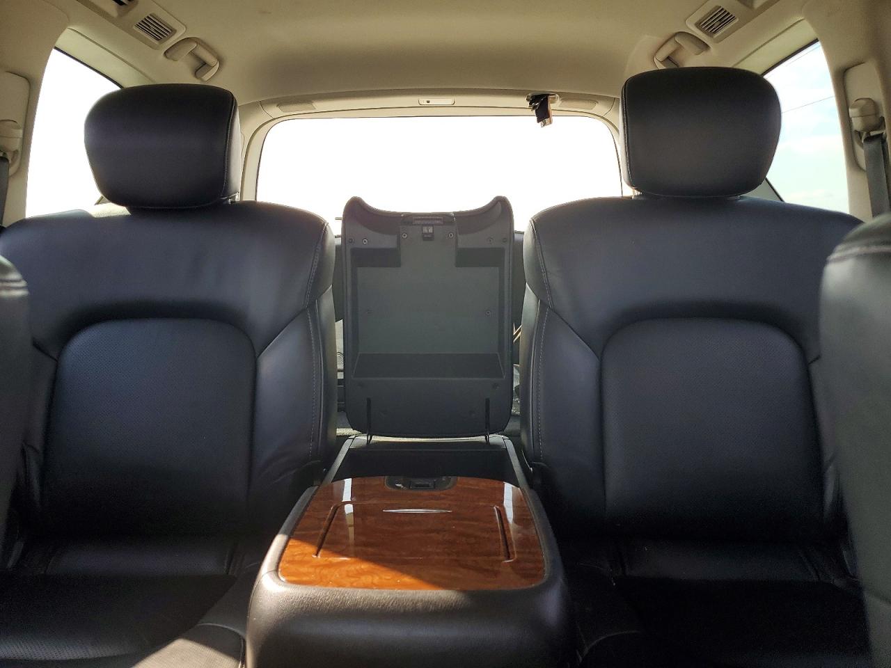 2018 INFINITI QX80 BASE photo 10