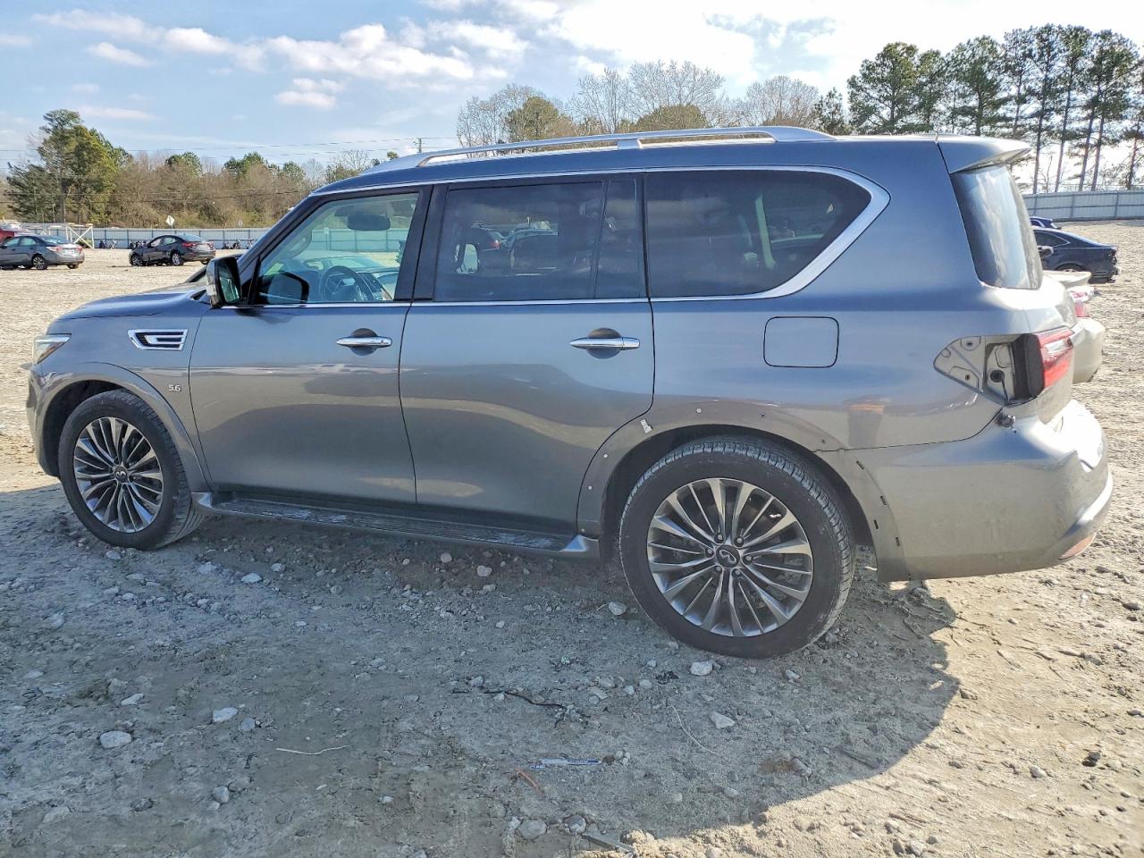 2018 INFINITI QX80 BASE photo 2