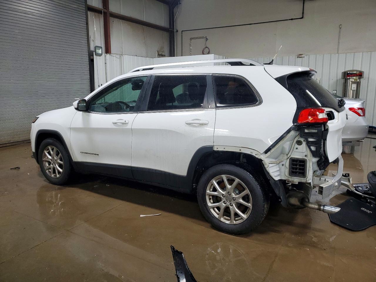 2014 JEEP CHEROKEE LATITUDE photo 2