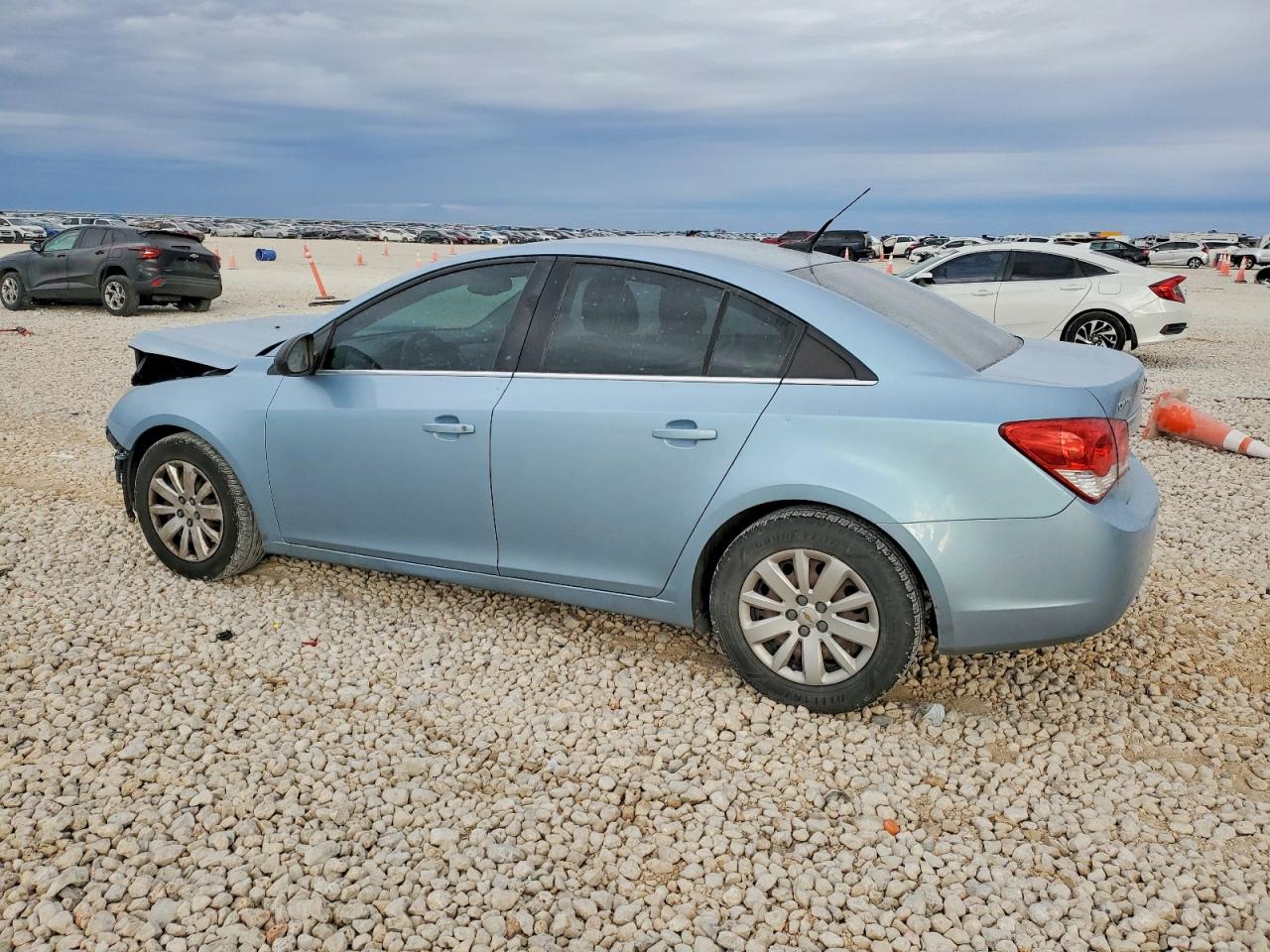 2011 CHEVROLET CRUZE LS photo 2