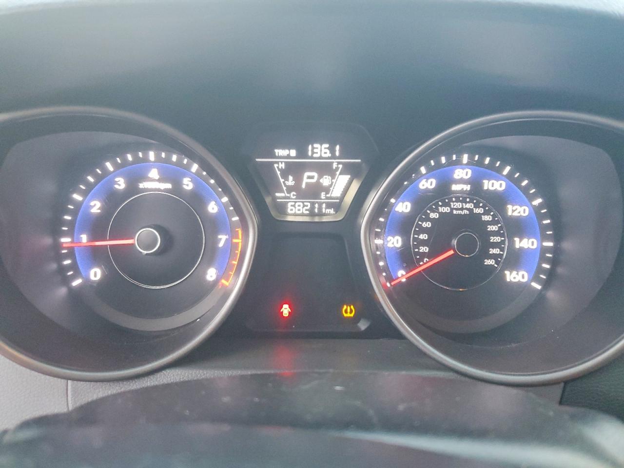 2016 HYUNDAI ELANTRA SE photo 9