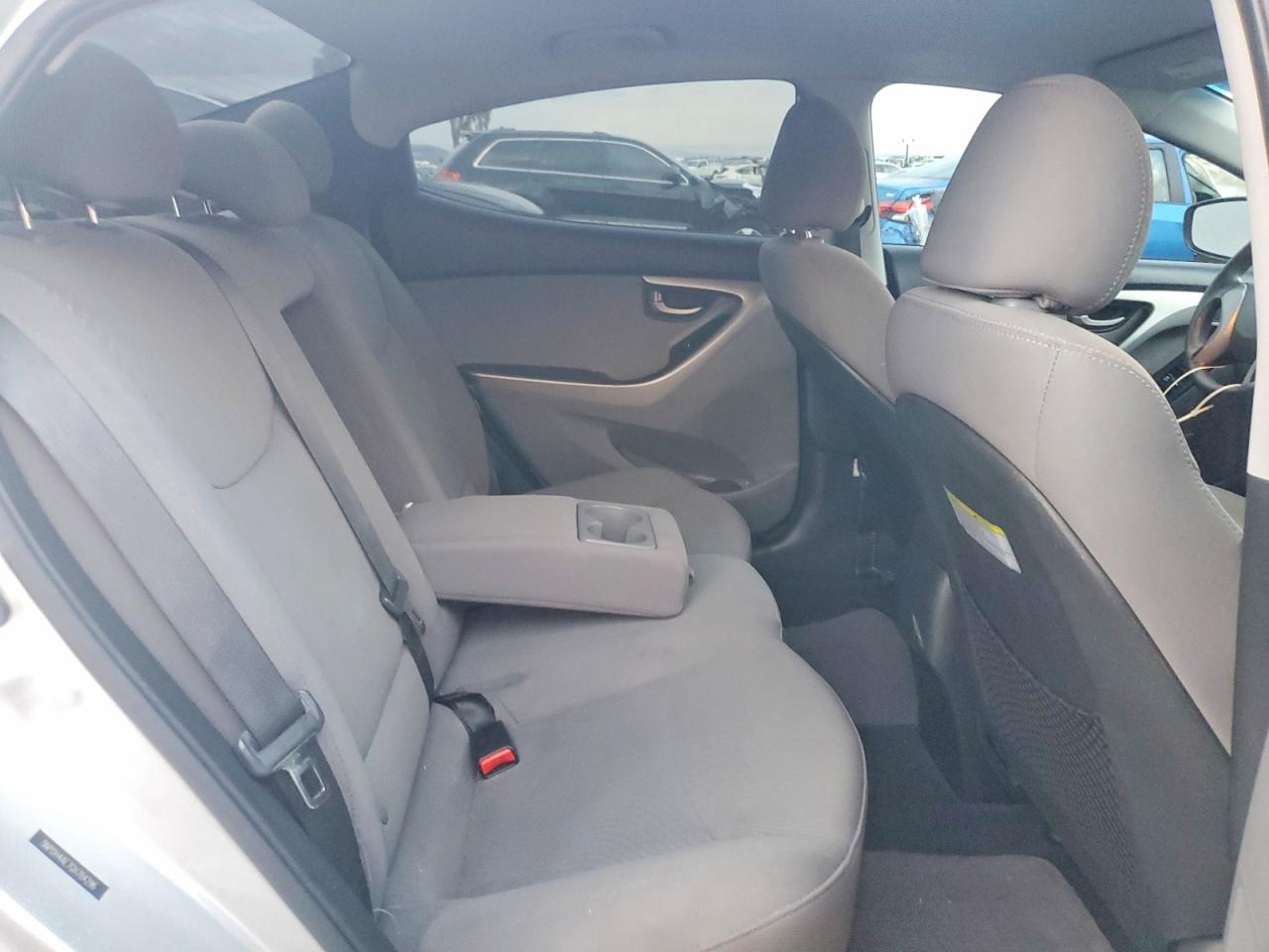 2016 HYUNDAI ELANTRA SE photo 10