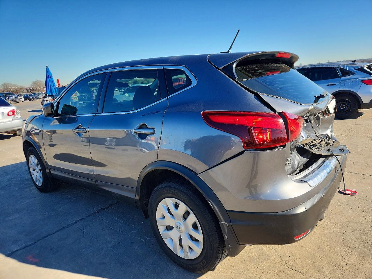 2019 NISSAN ROGUE SPORT S photo 2