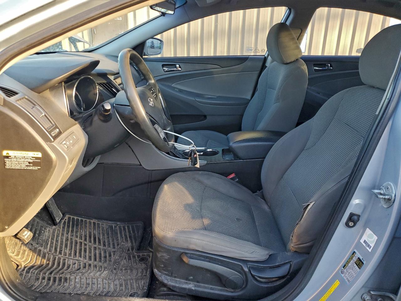2011 HYUNDAI SONATA GLS photo 7