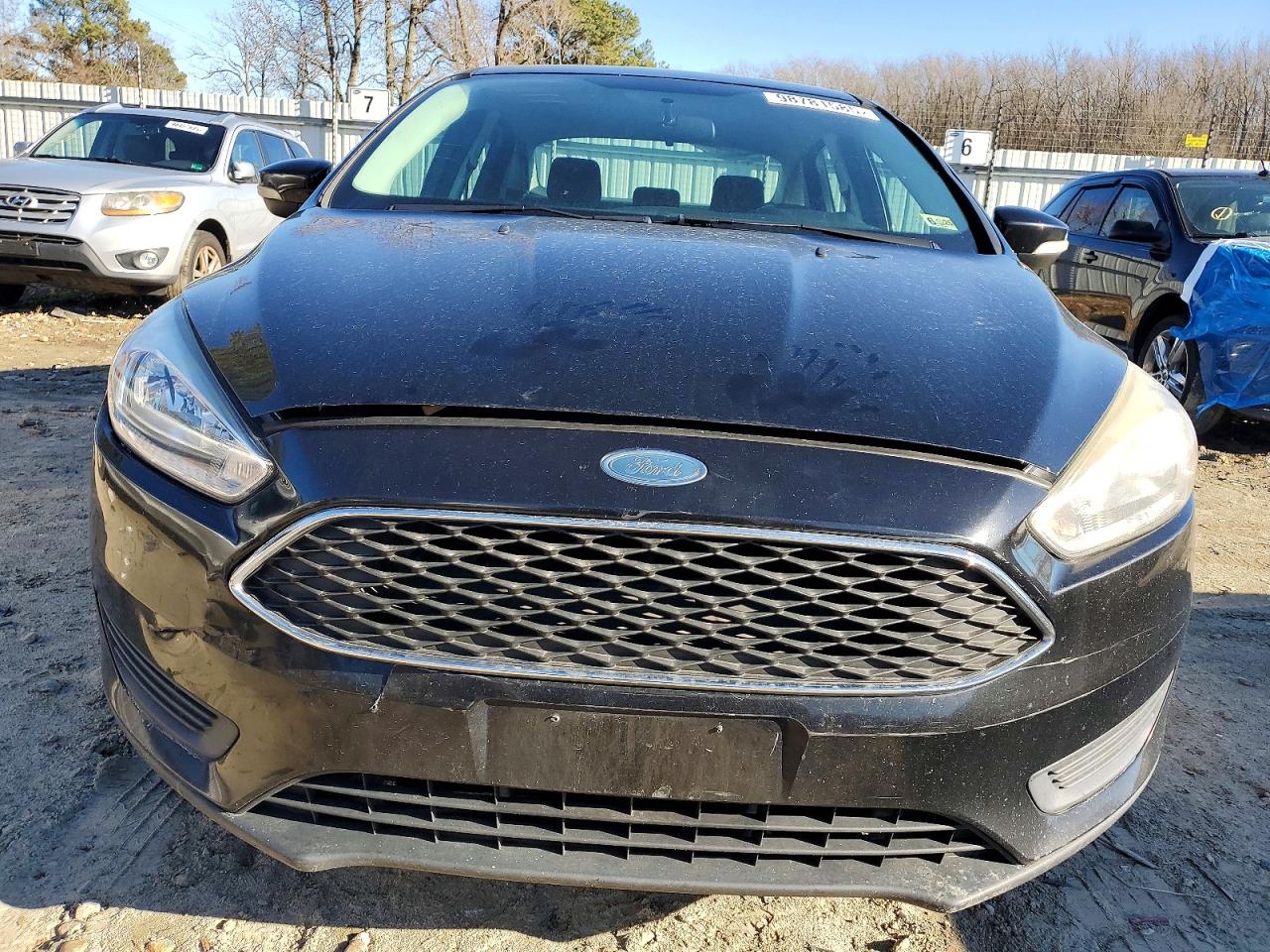 2017 FORD FOCUS SE photo 5