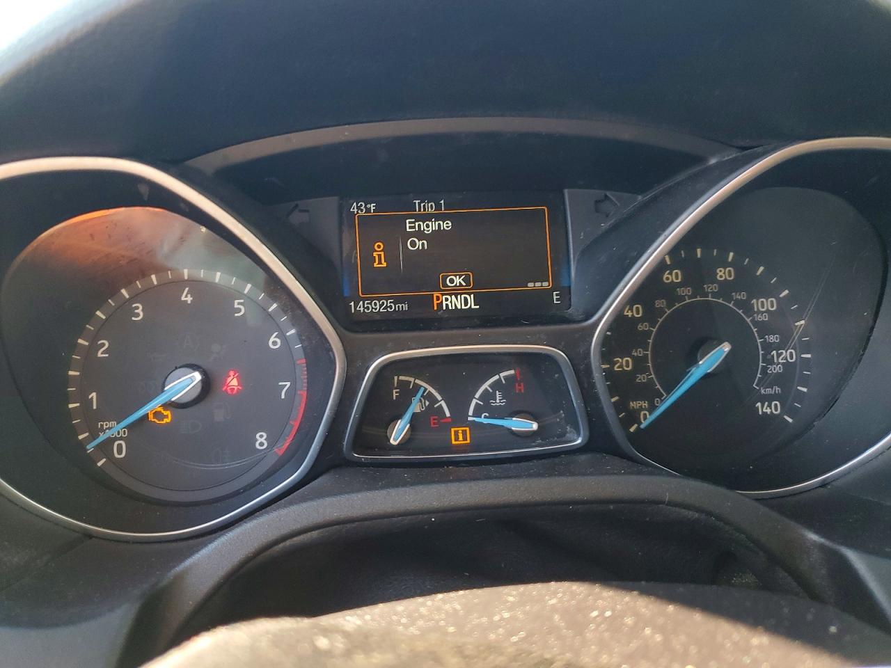 2017 FORD FOCUS SE photo 9