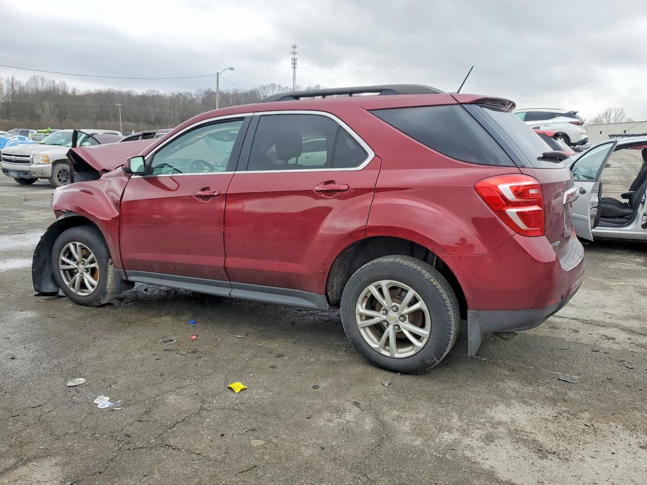 2017 CHEVROLET EQUINOX LT photo 2