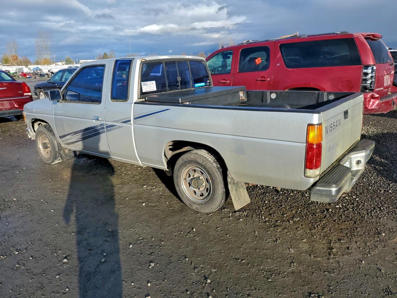 1993 NISSAN TRUCK KING CAB photo 2