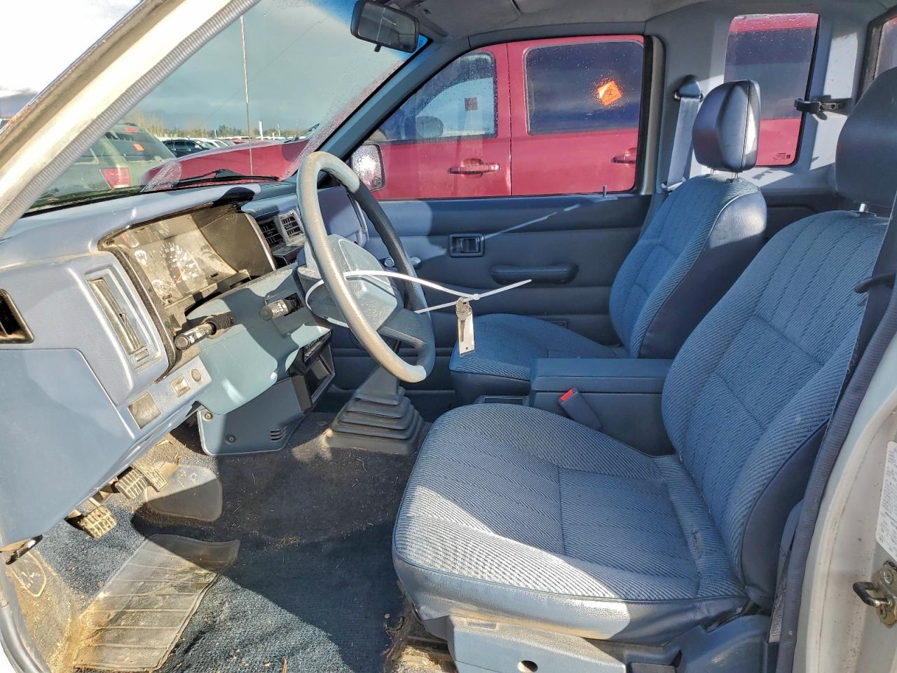 1993 NISSAN TRUCK KING CAB photo 7