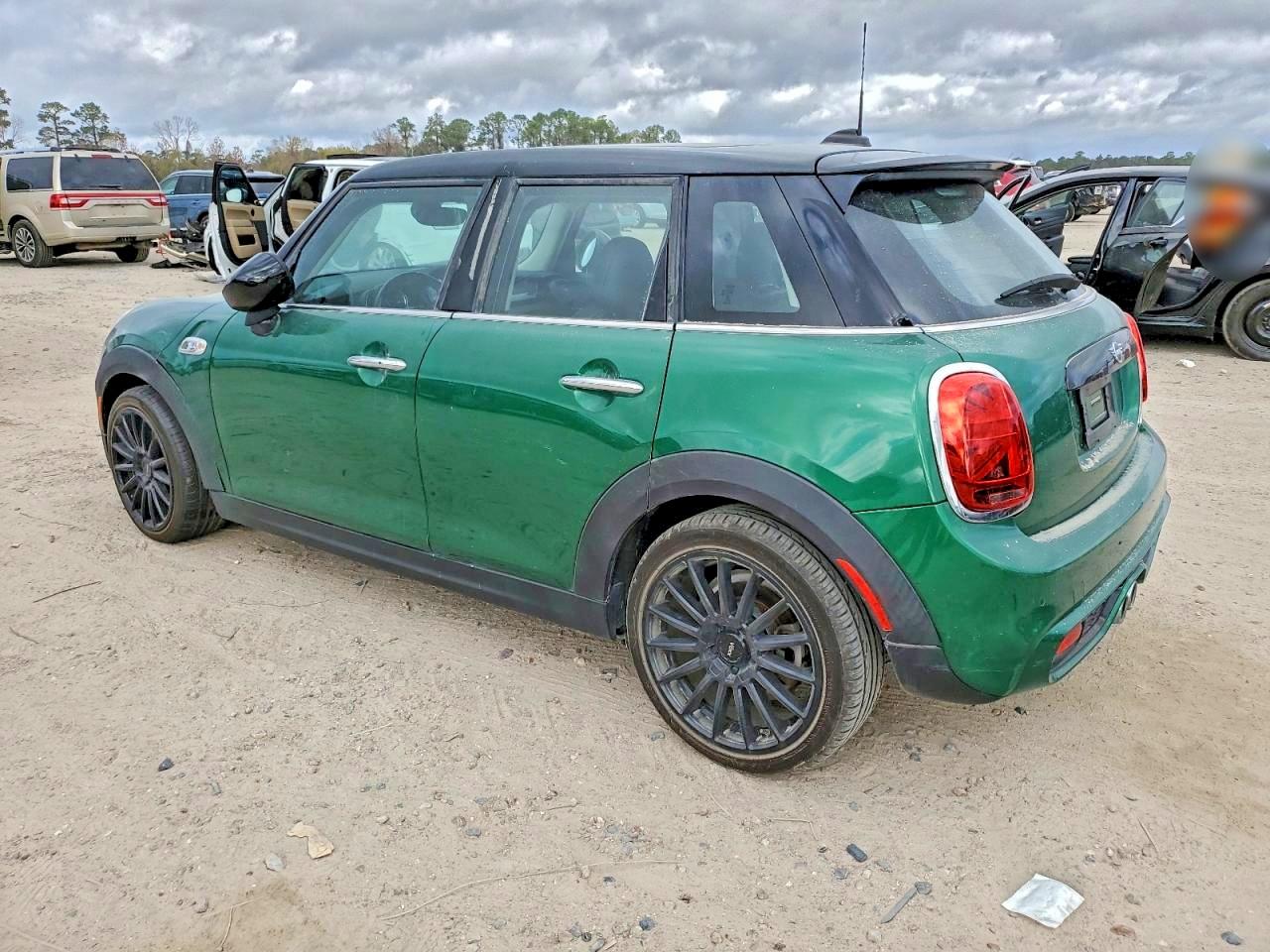 2020 MINI COOPER S photo 2