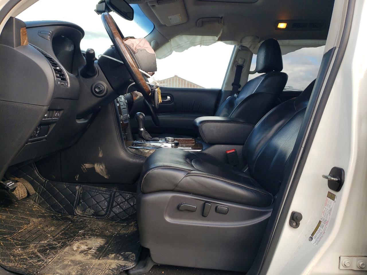 2017 INFINITI QX80 BASE photo 7