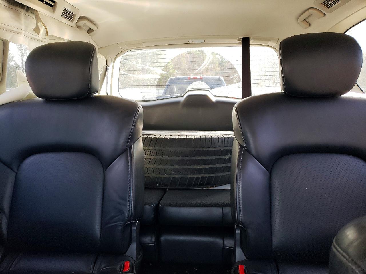 2017 INFINITI QX80 BASE photo 10