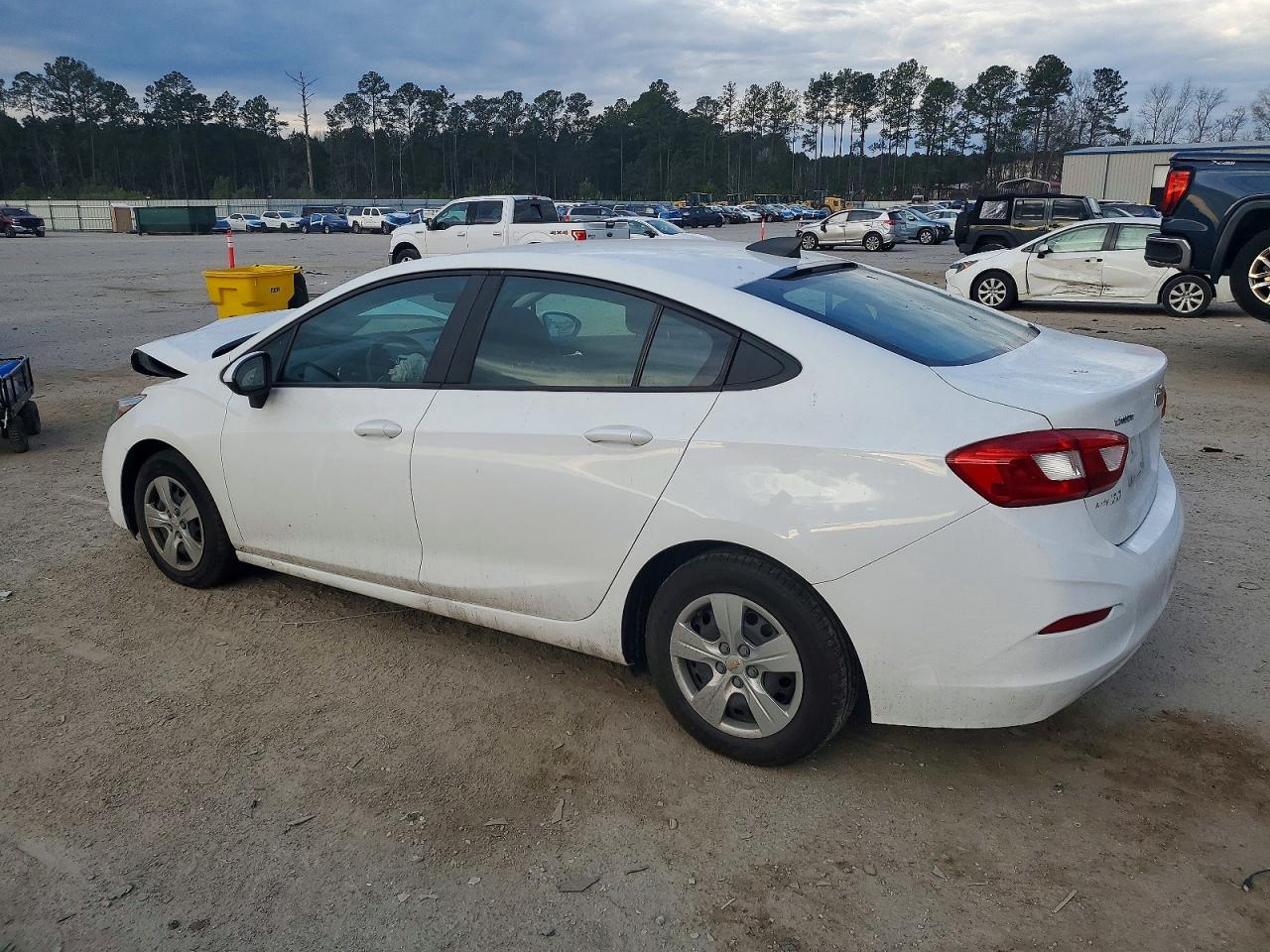 2017 CHEVROLET CRUZE LS photo 2