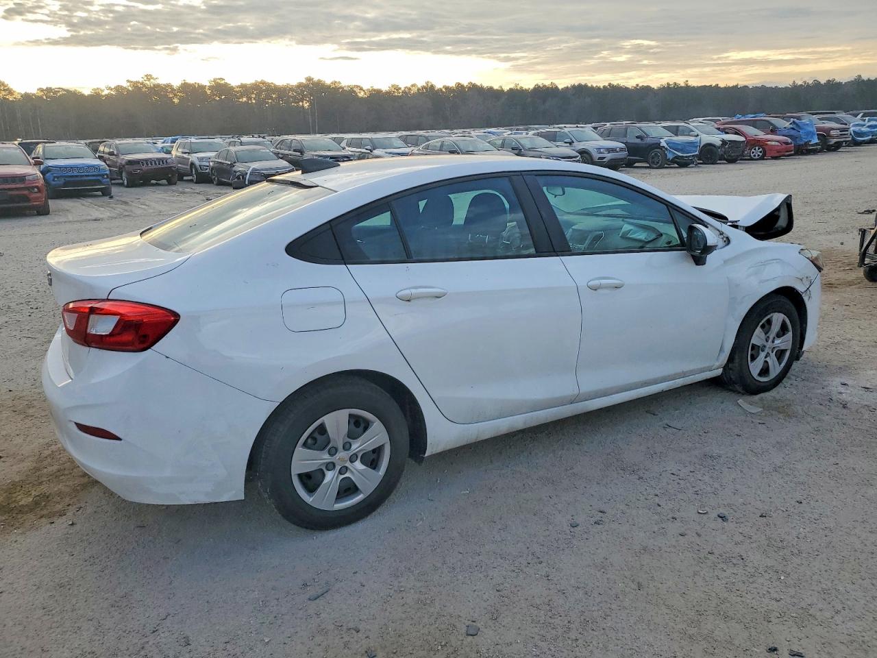 2017 CHEVROLET CRUZE LS photo 3
