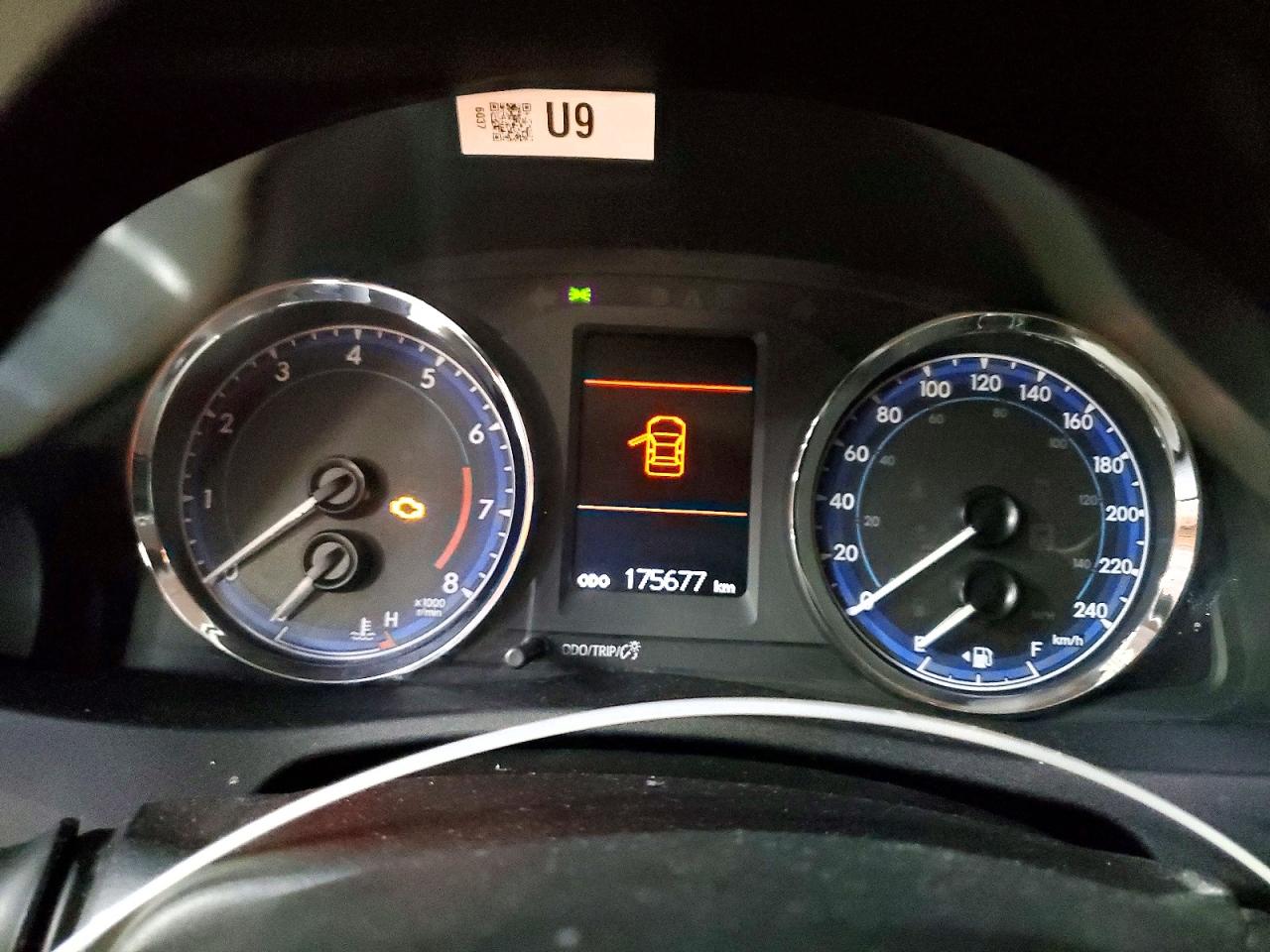 2019 TOYOTA COROLLA L photo 9