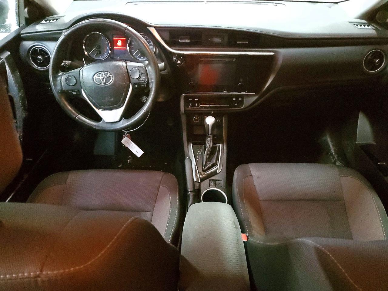 2019 TOYOTA COROLLA L photo 8