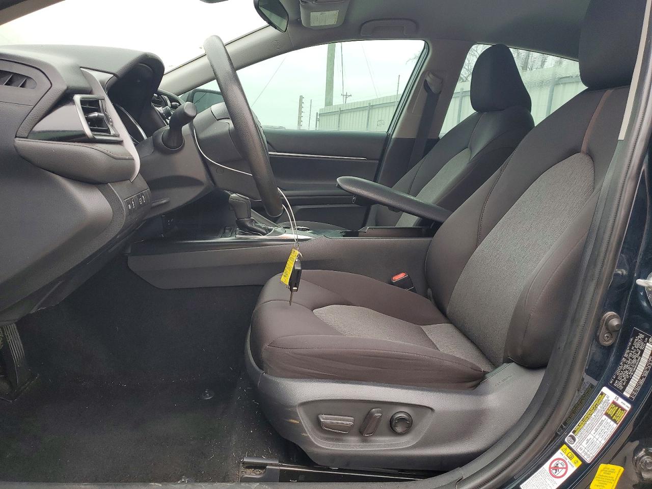 2019 TOYOTA CAMRY L photo 7