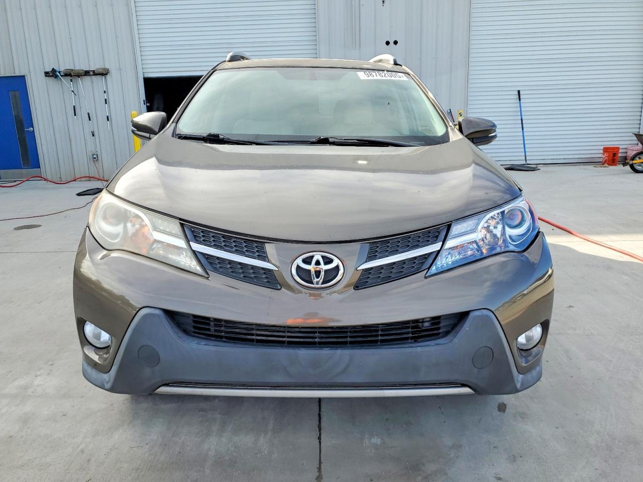 2015 TOYOTA RAV4 XLE photo 5