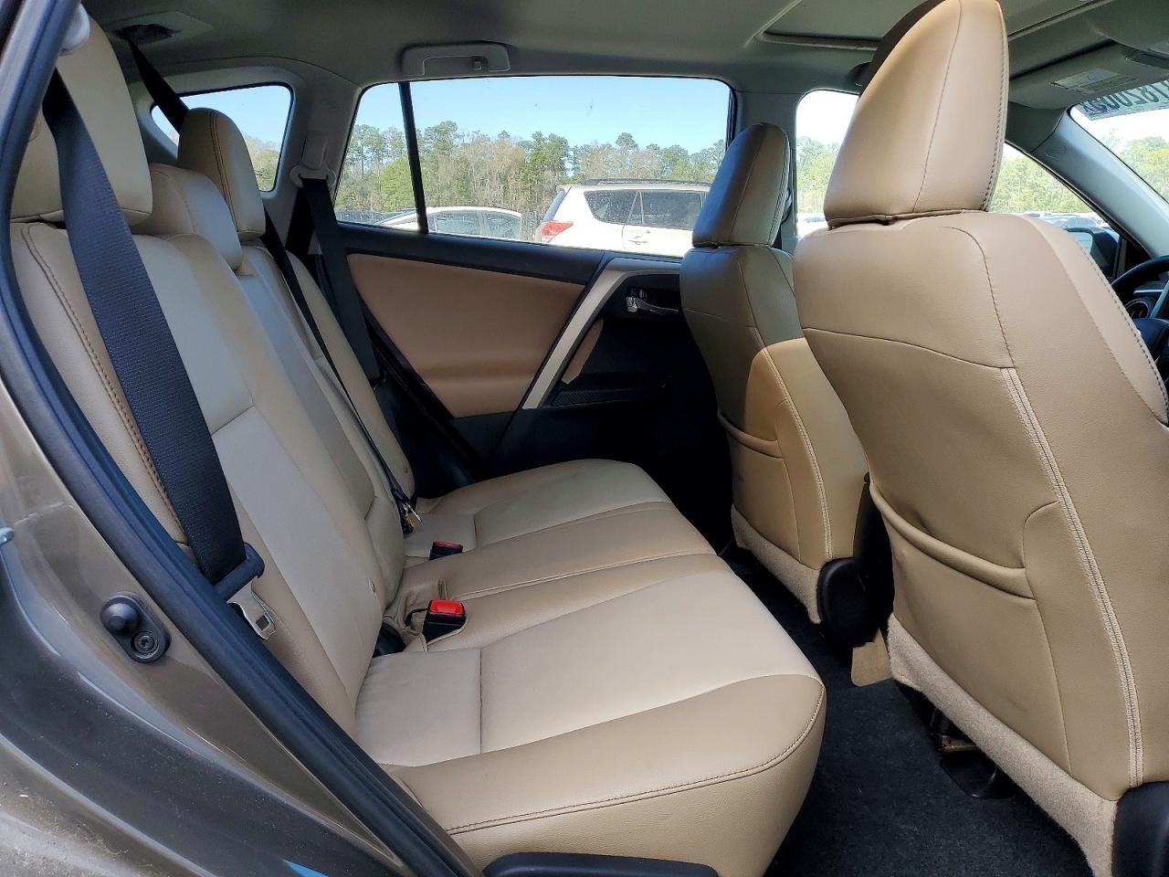 2015 TOYOTA RAV4 XLE photo 11