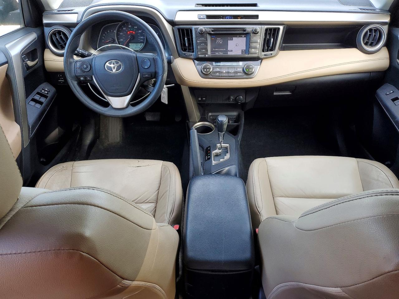 2015 TOYOTA RAV4 XLE photo 8
