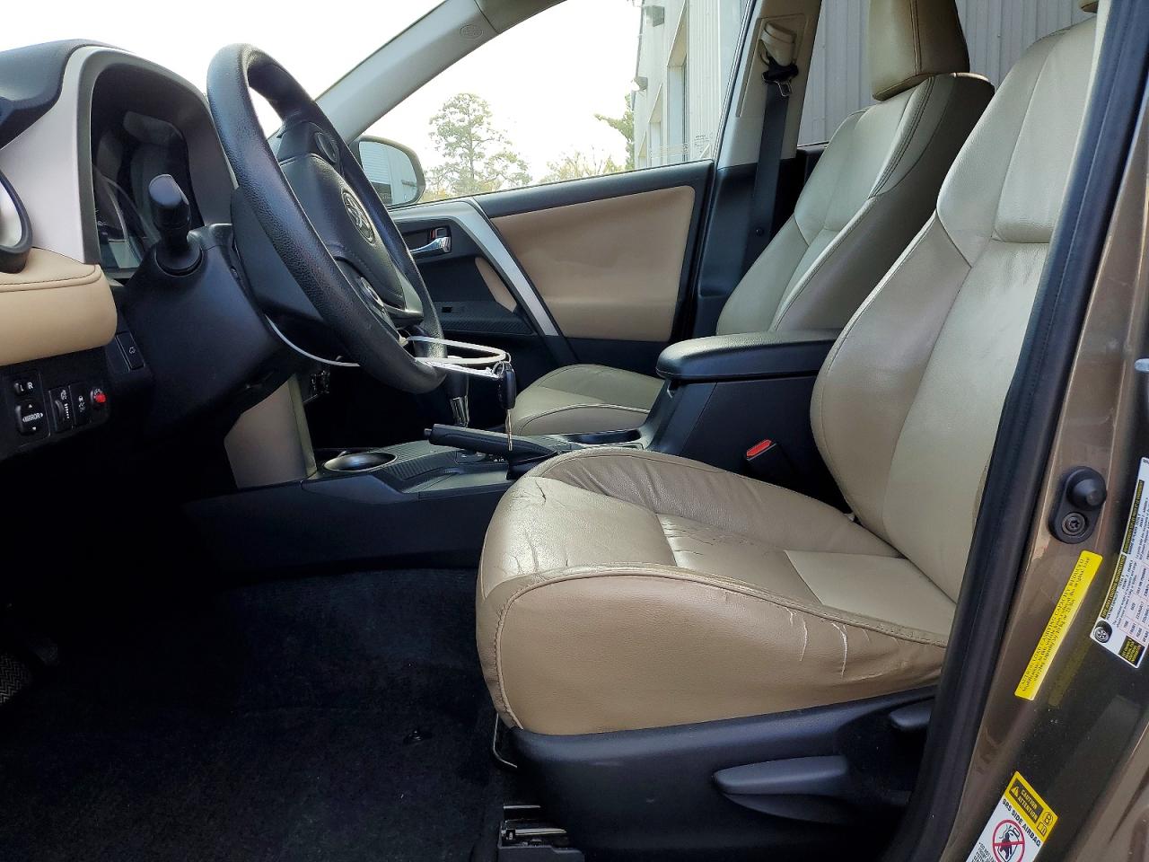 2015 TOYOTA RAV4 XLE photo 7