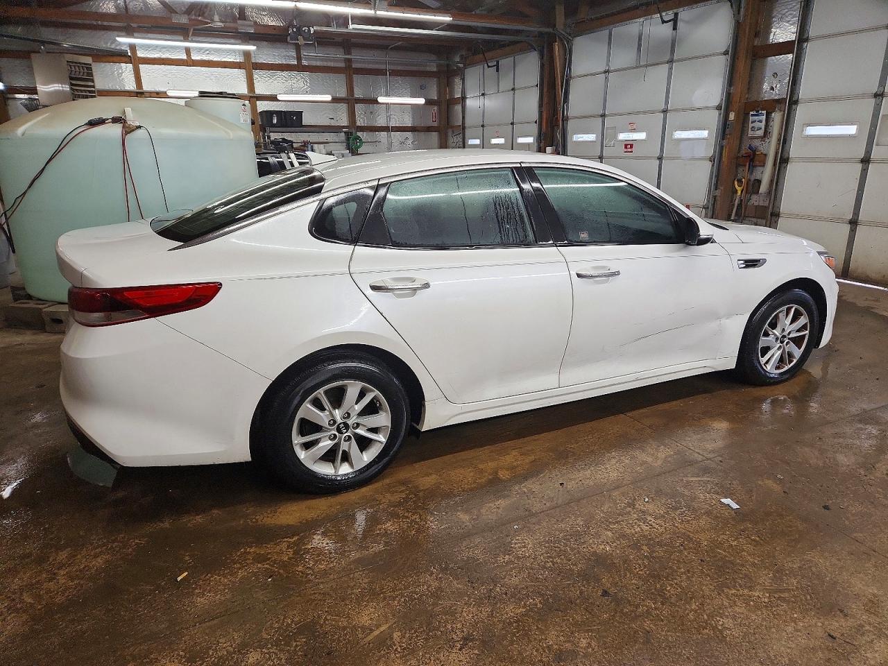 2016 KIA OPTIMA LX photo 3