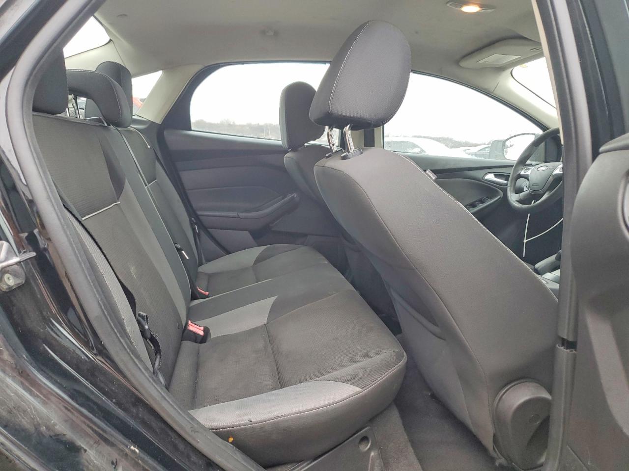 2014 FORD FOCUS SE photo 10