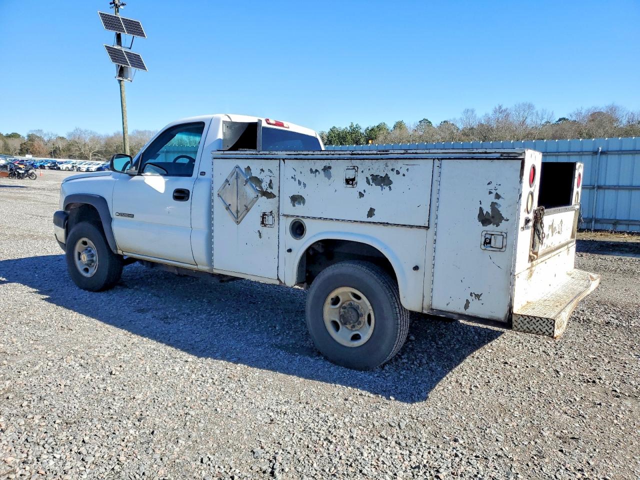 2003 CHEVROLET SILVERADO photo 2