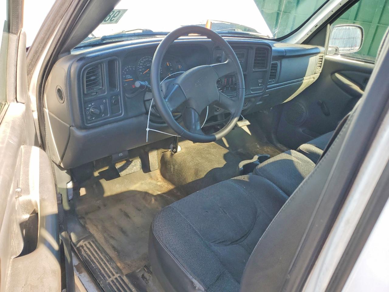 2003 CHEVROLET SILVERADO photo 8