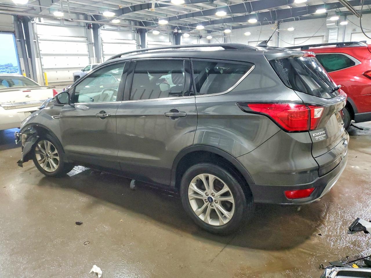 2019 FORD ESCAPE SEL photo 2