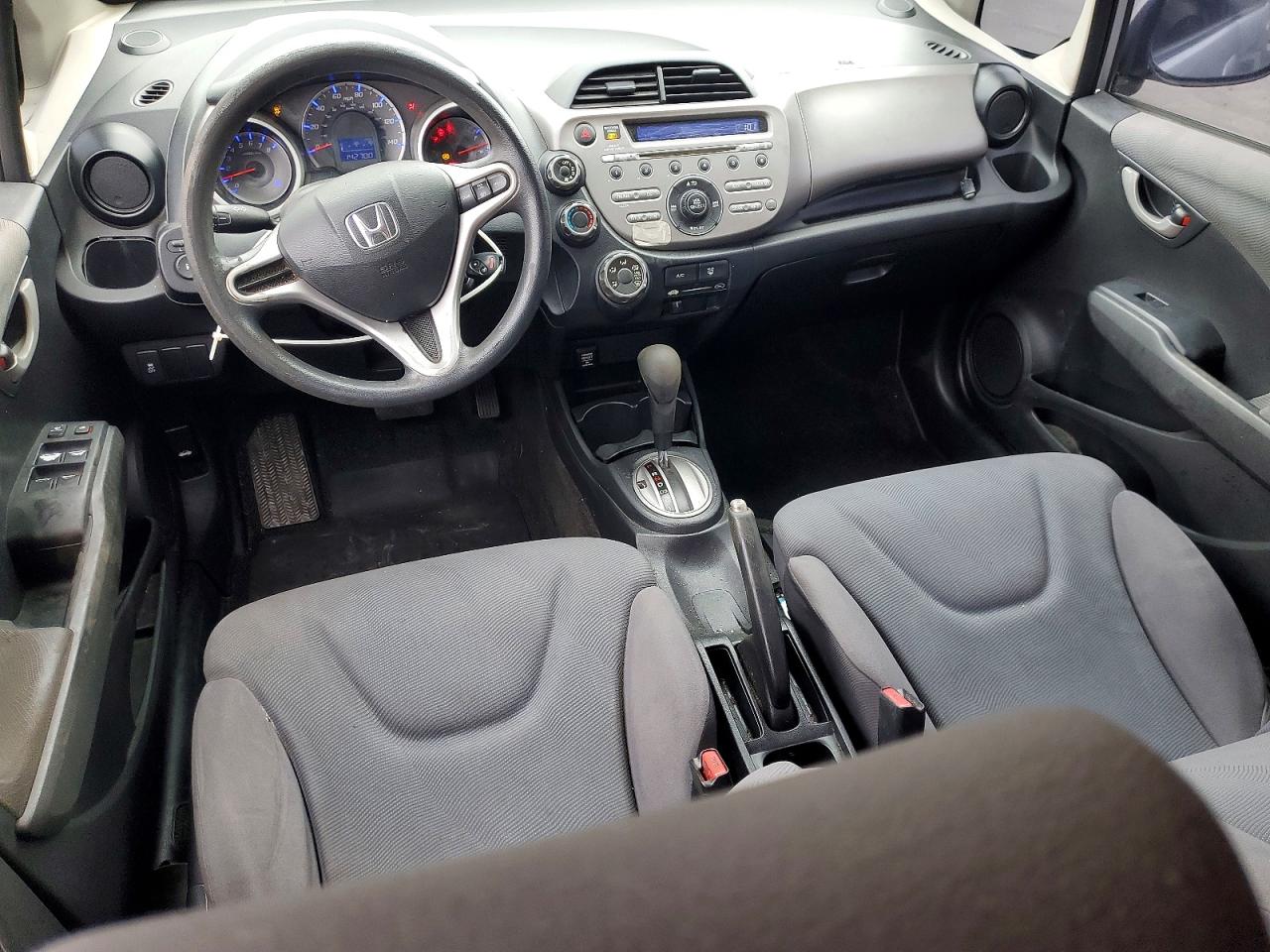 2013 HONDA FIT photo 8