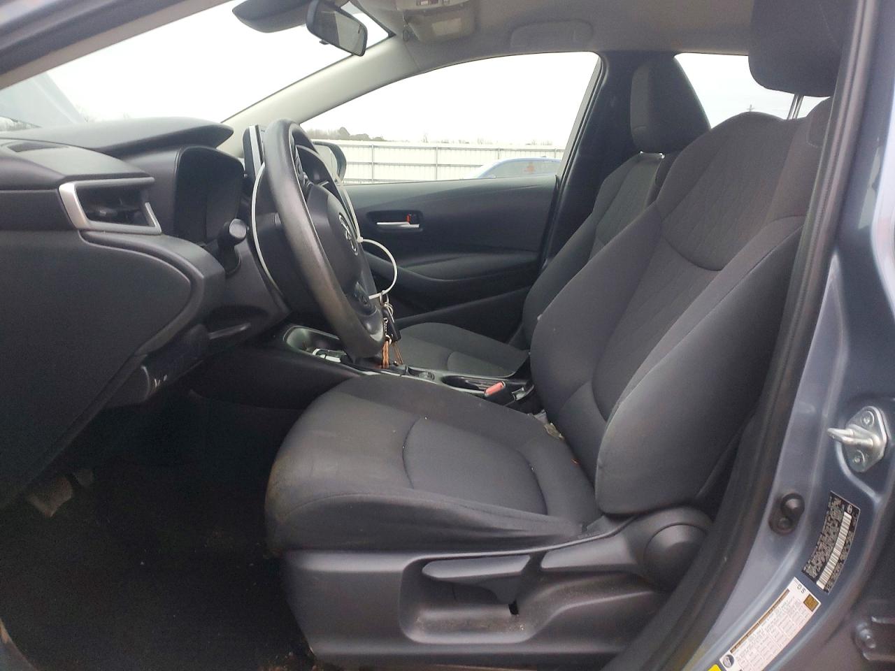 2020 TOYOTA COROLLA LE photo 13