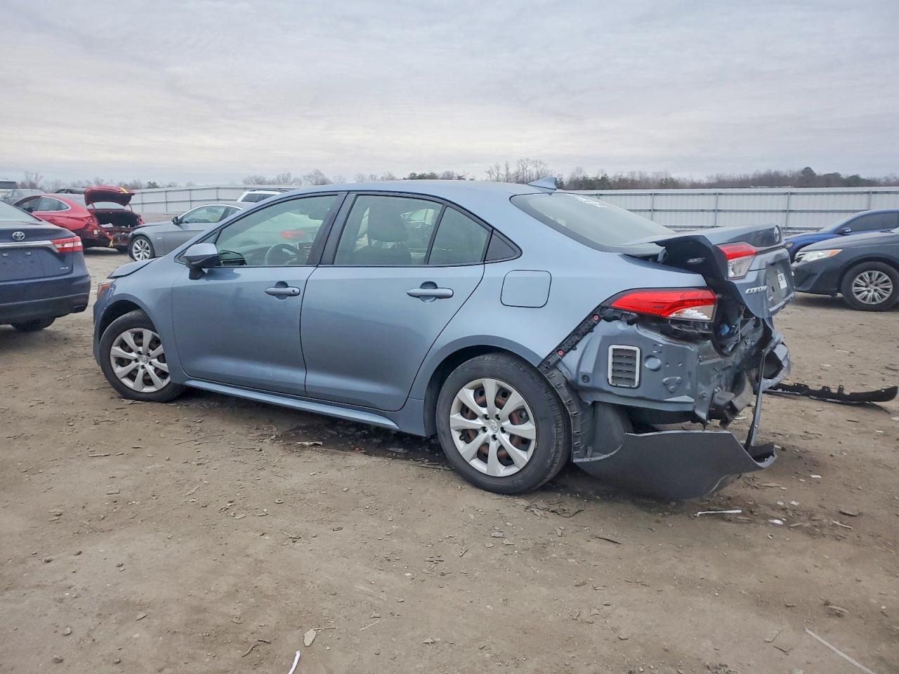 2020 TOYOTA COROLLA LE photo 3