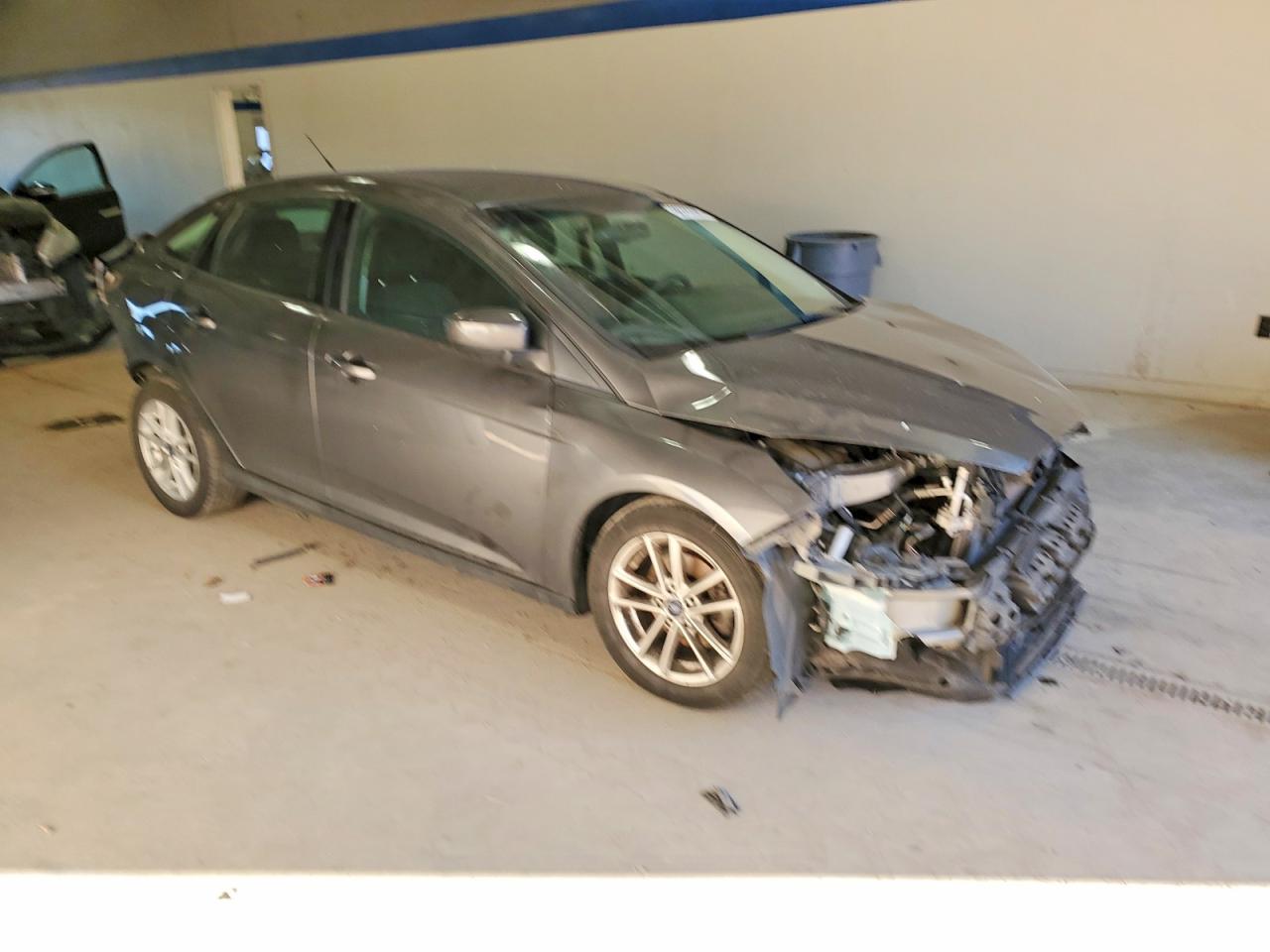 2018 FORD FOCUS SE photo 4
