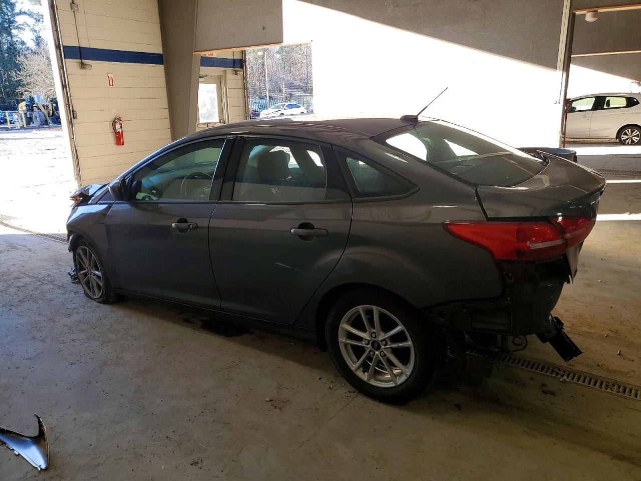 2018 FORD FOCUS SE photo 2