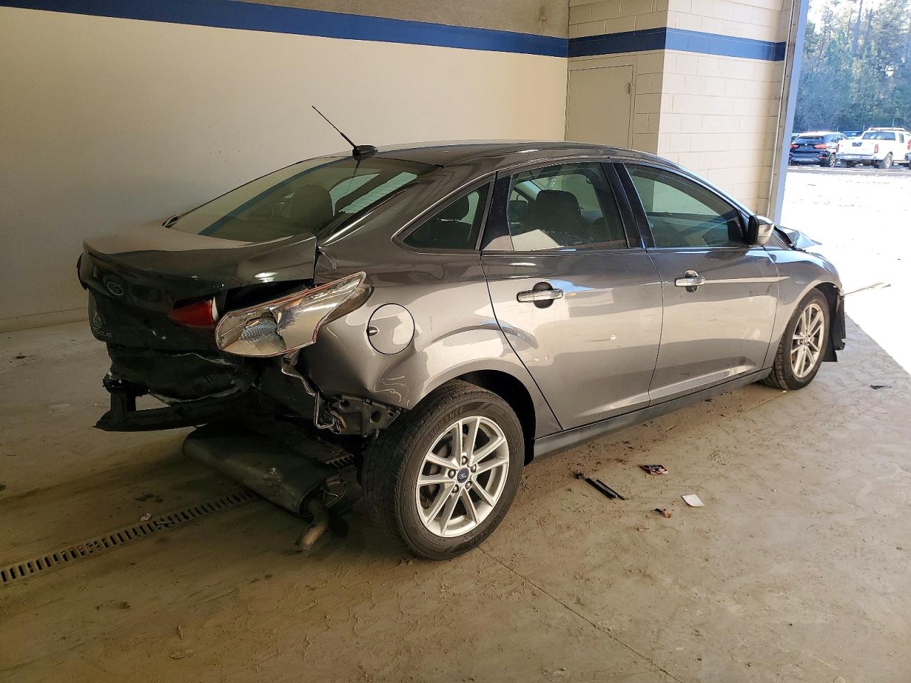 2018 FORD FOCUS SE photo 3