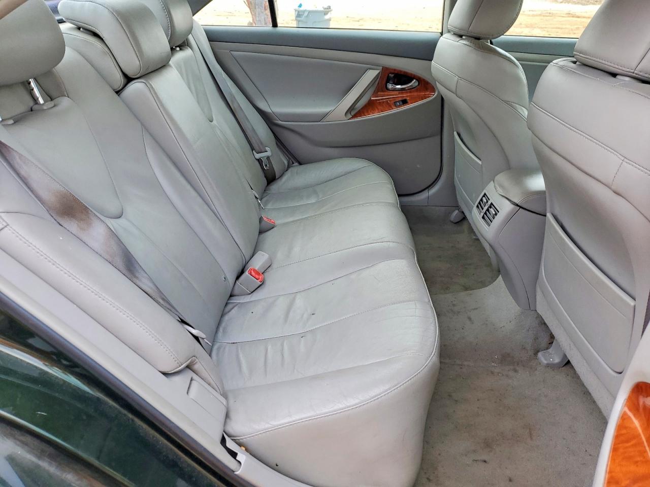 2010 TOYOTA CAMRY BASE photo 10