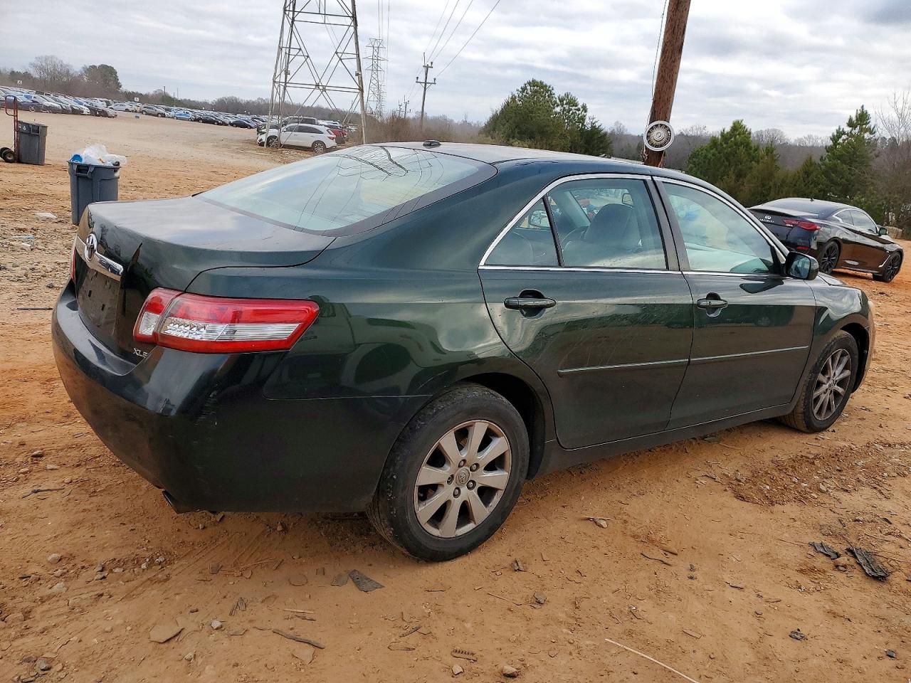 2010 TOYOTA CAMRY BASE photo 3