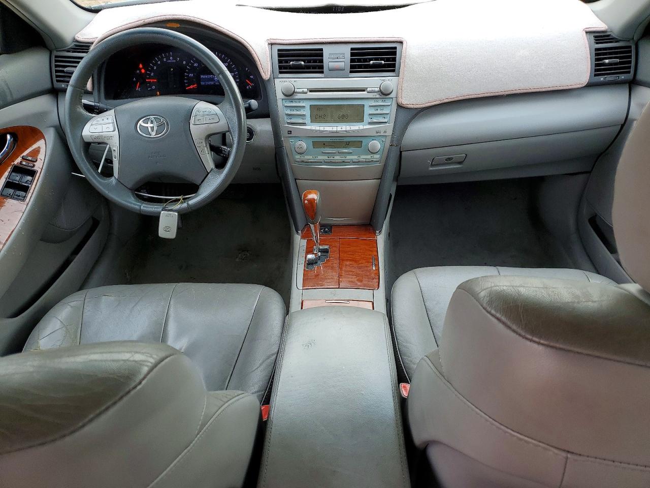 2010 TOYOTA CAMRY BASE photo 8