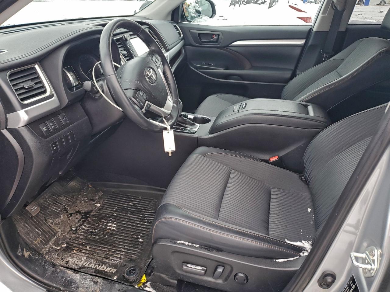 2019 TOYOTA HIGHLANDER LE photo 7