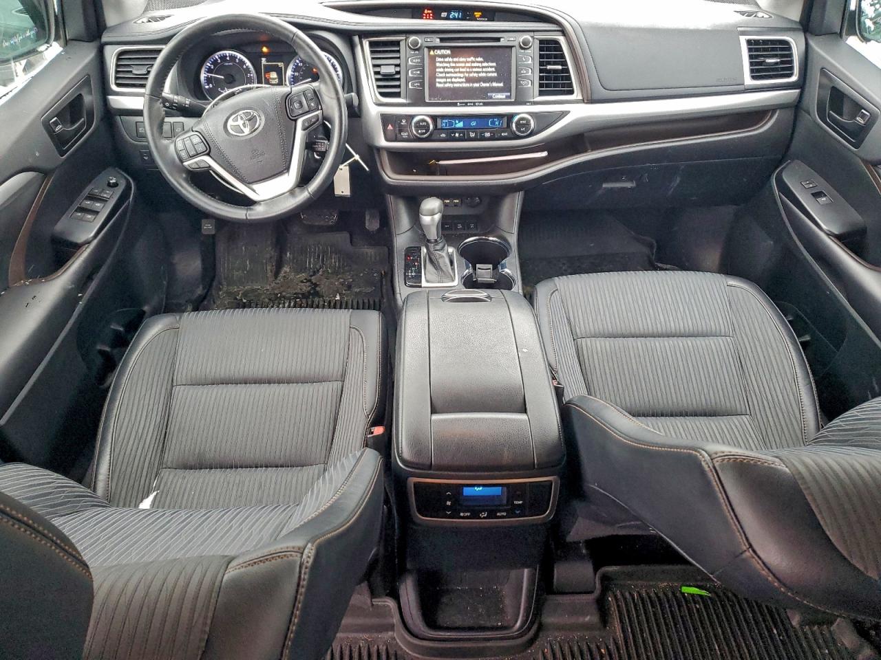 2019 TOYOTA HIGHLANDER LE photo 8