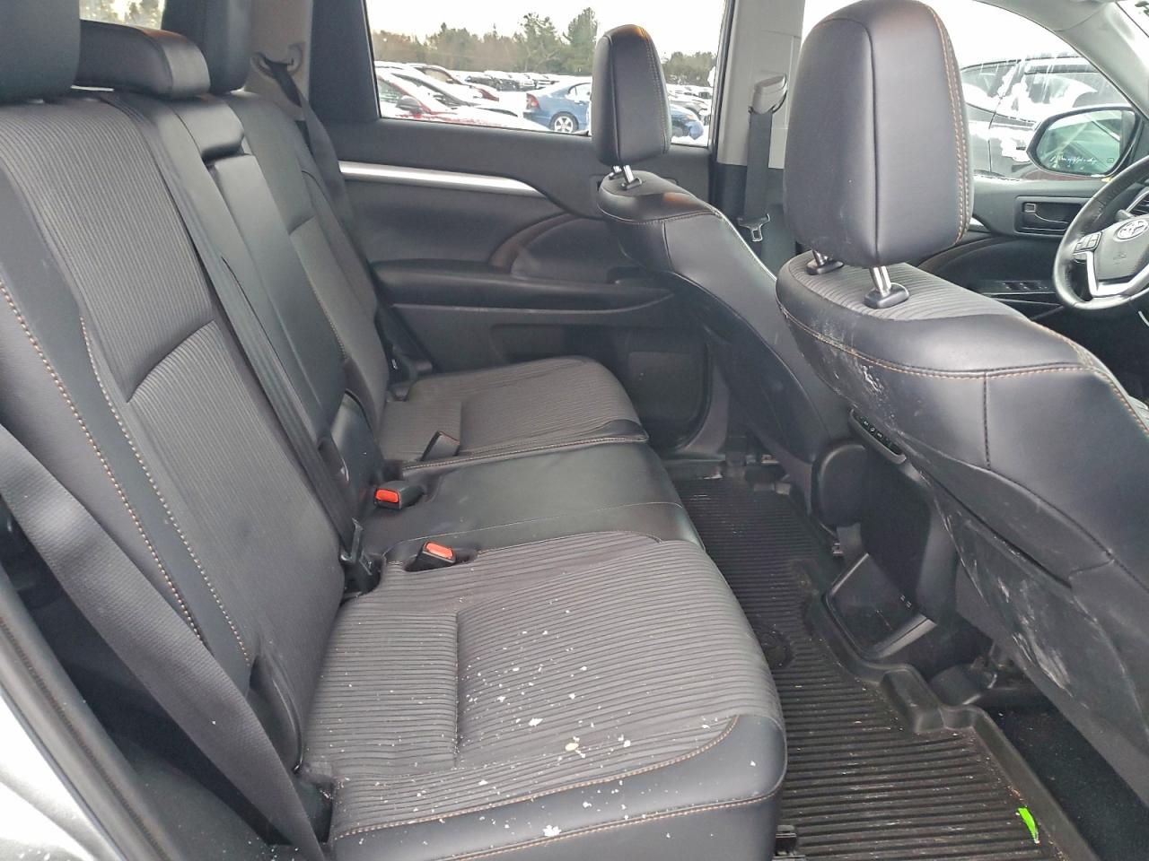 2019 TOYOTA HIGHLANDER LE photo 11