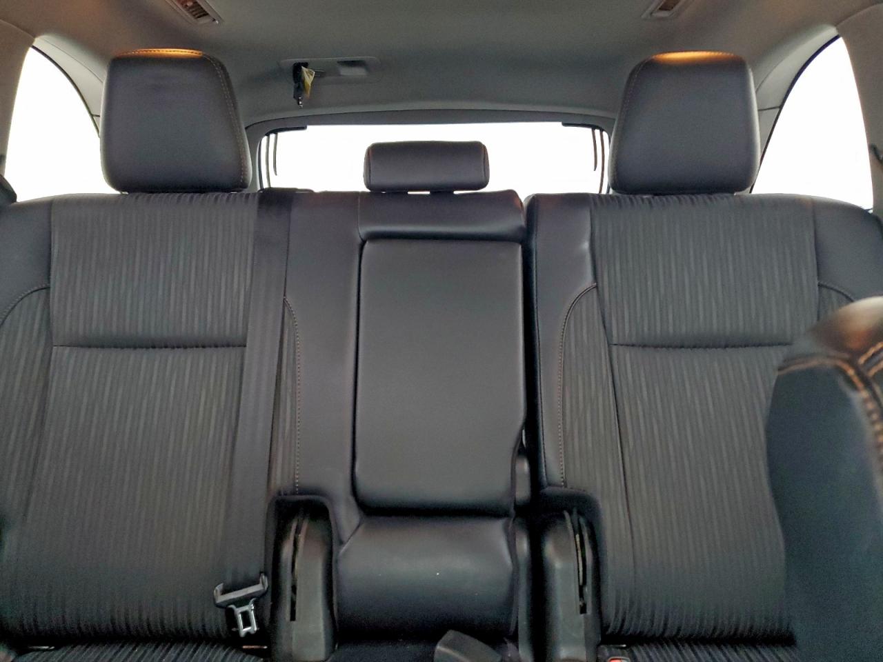 2019 TOYOTA HIGHLANDER LE photo 10