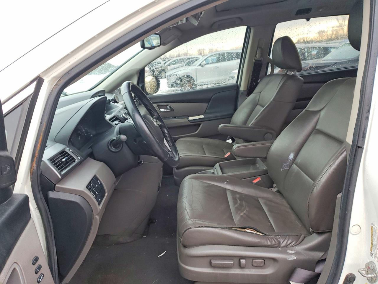 2014 HONDA ODYSSEY TOURING photo 7