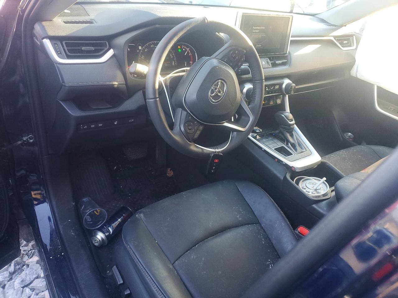 2024 TOYOTA RAV4 XLE PREMIUM photo 8