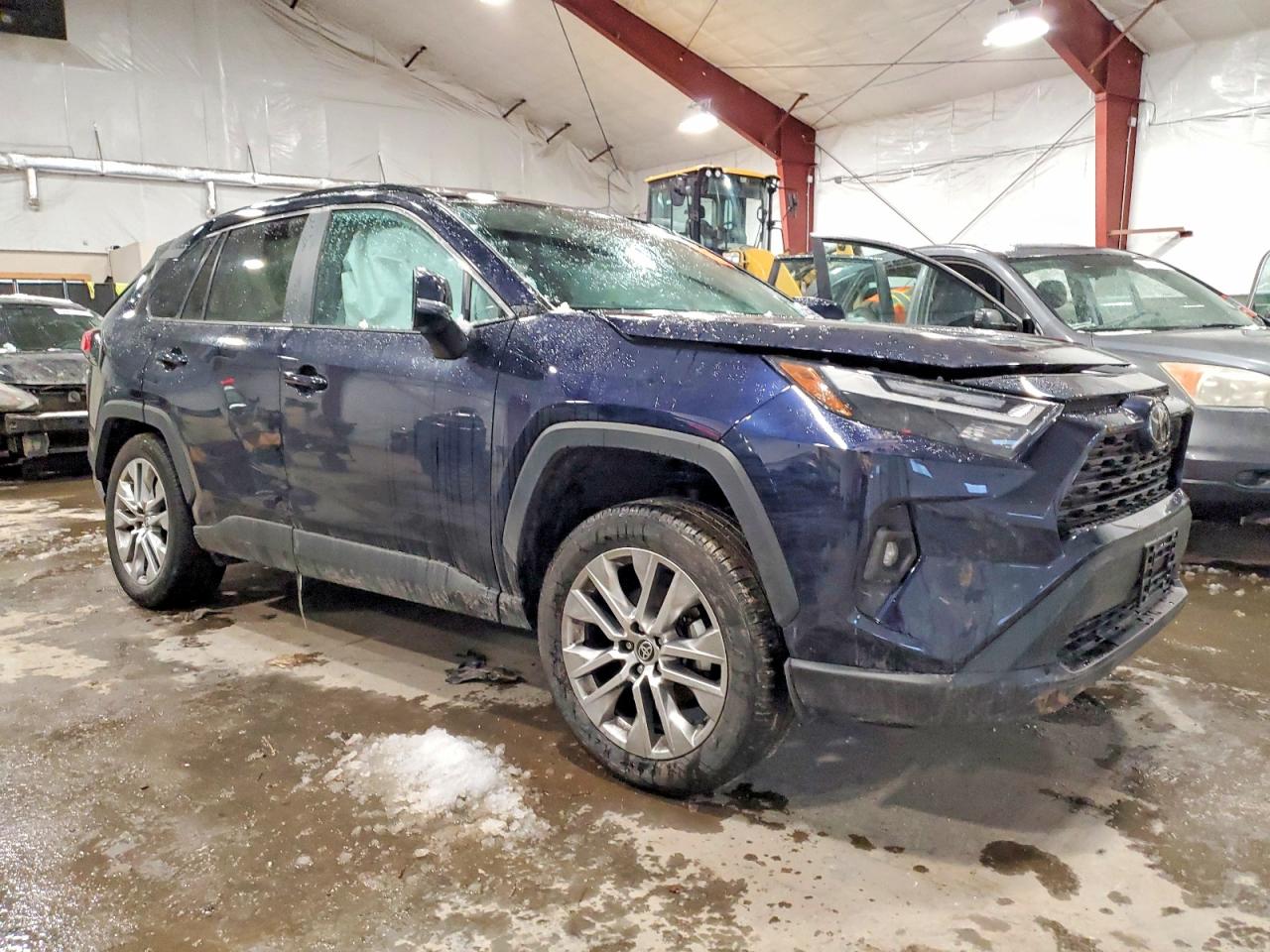 2024 TOYOTA RAV4 XLE PREMIUM photo 4
