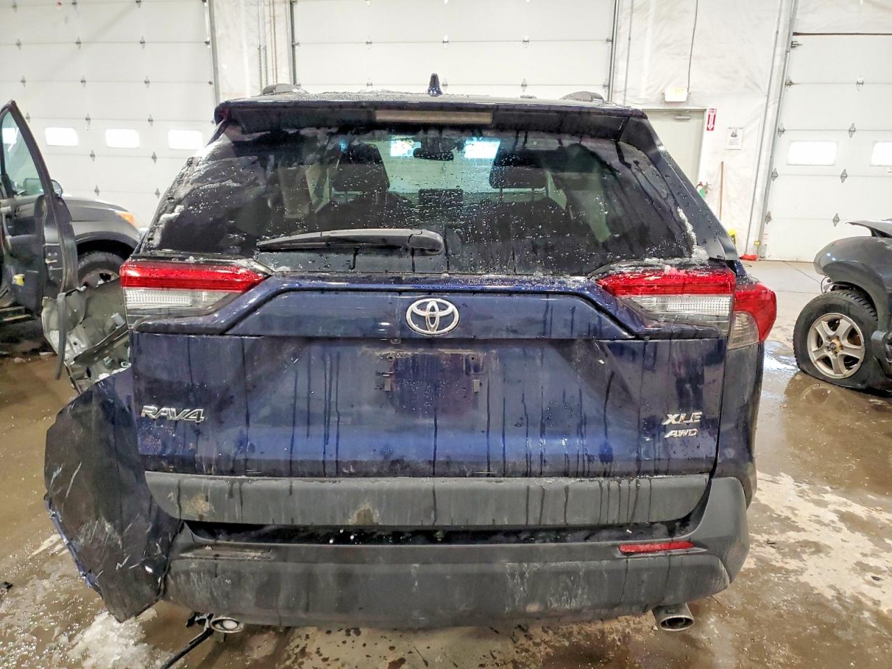 2024 TOYOTA RAV4 XLE PREMIUM photo 6